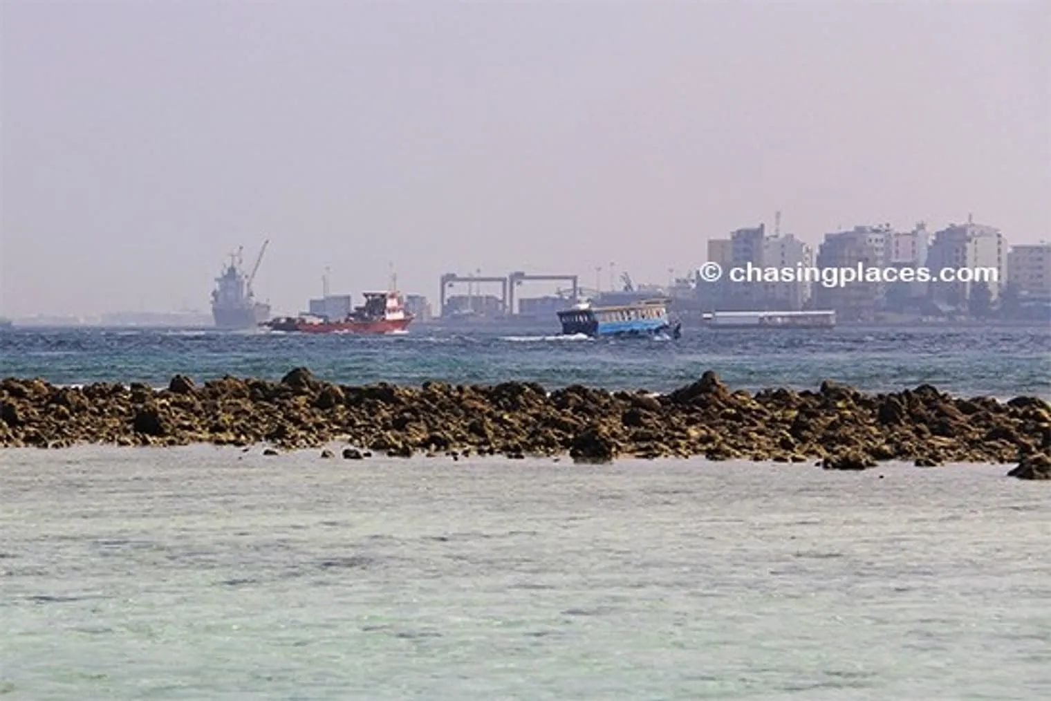 Ferries and larger vessels moving between Male and Villingili
