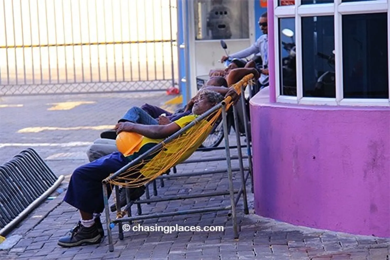 It’s common to see locals sitting on locally made mesh chairs along the road
