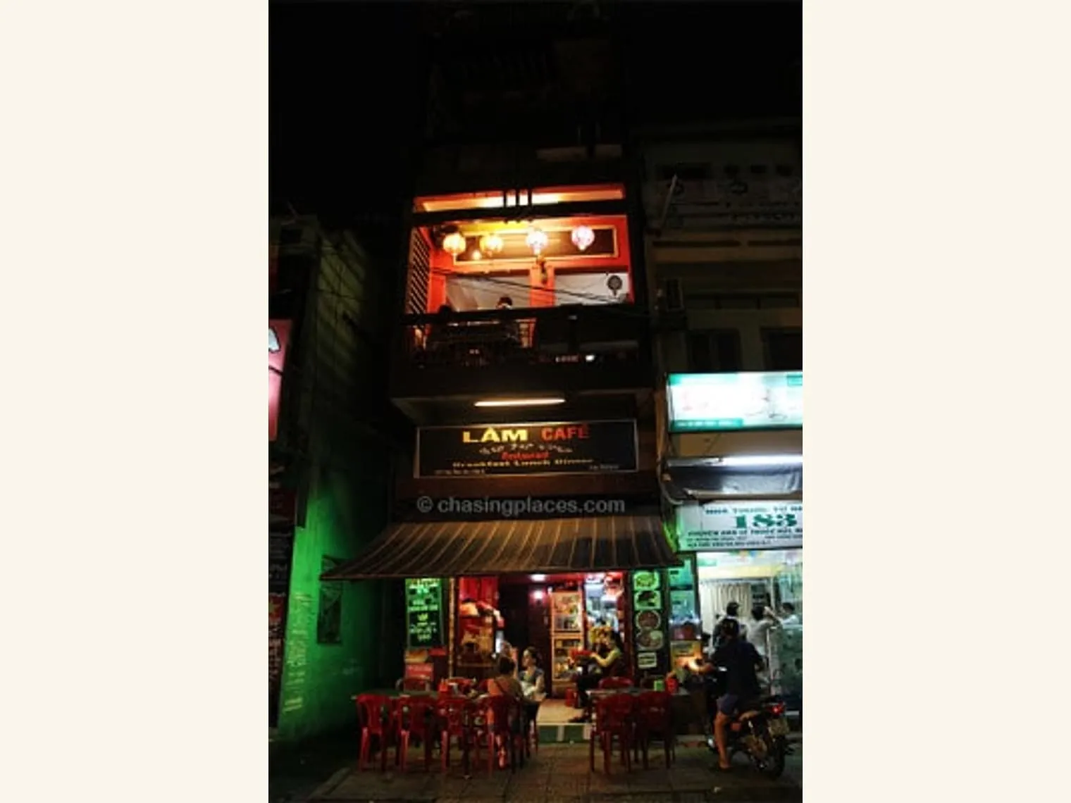 One of the excellent streetside cafes in the Pham Ngu Lao area