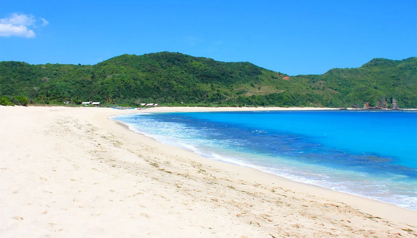 White-sand beach and turquoise water on Lombok
