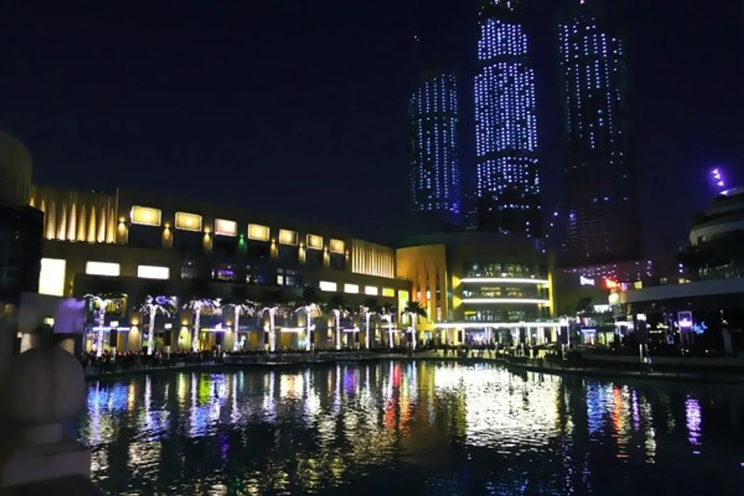 Dubai Mall and the Dubai Mall Fountain are simply captivating at night