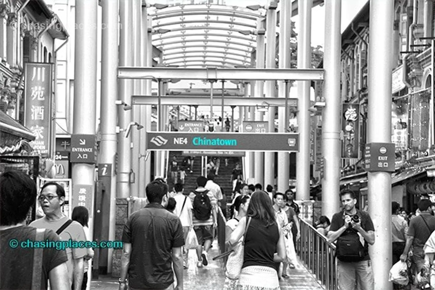 Chinatown in Singapore can be easily accessed via the MRT.